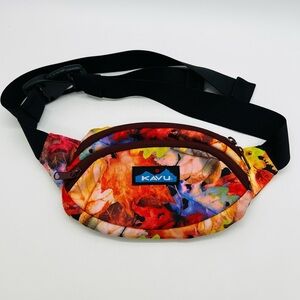 Kavu Women's Leaf Floral Fanny Pack - Multicolor